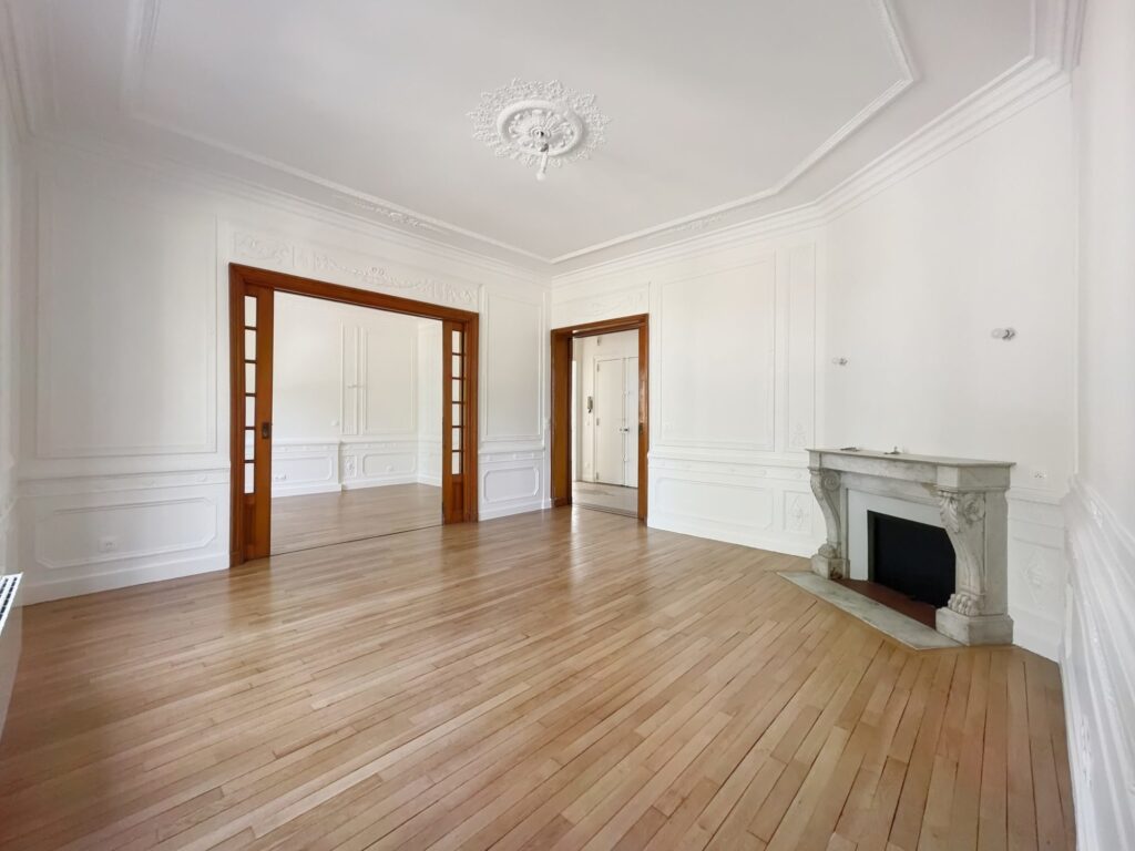 Location appartement 4 pièces 109 m²