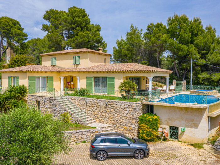 Location maison 6 pièces 212 m²