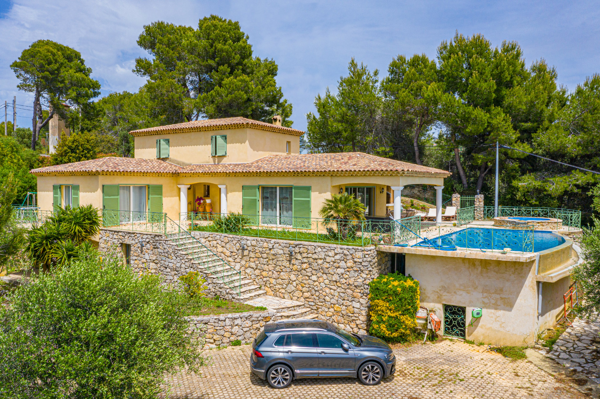 Location maison 6 pièces 212 m²